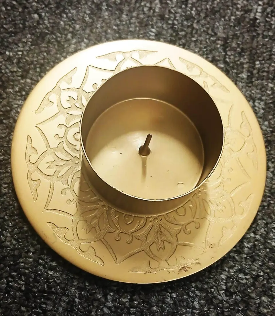 Kezenhalter Mariella, Gold aus Metall