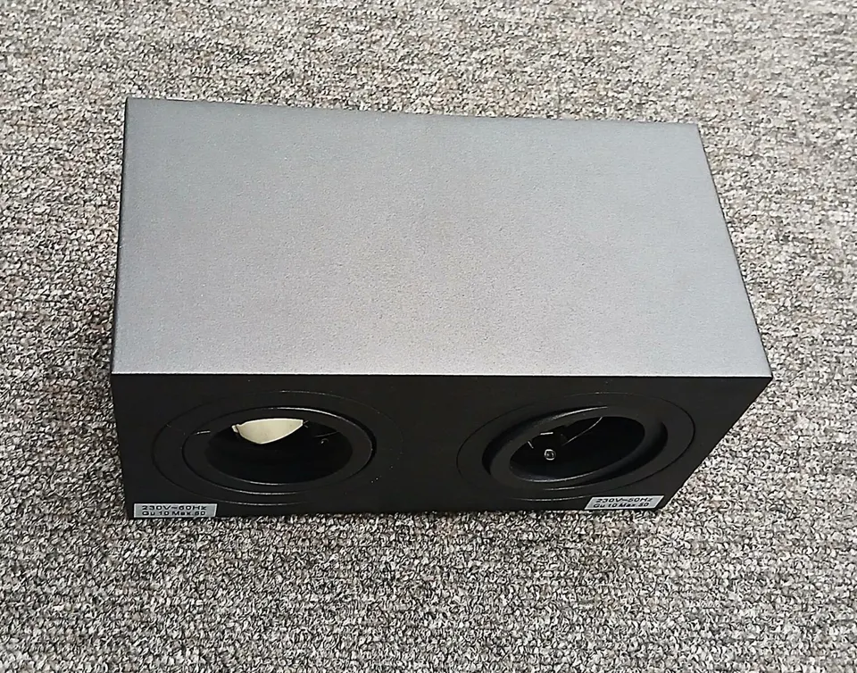 Wandleuchte Lyon, Schwarz aus Metall
