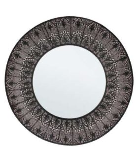 Moderner Wandspiegel Larjam mit schlankem Rahmen und klarem Spiegelglas für stilvolle Raumgestaltung