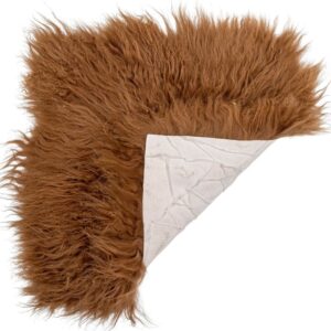 Hochwertiges Schafffell in natürlichem Beige für kuschelige Wärme und stilvolle Akzente in jedem Wohnraum. Ideal als Teppich oder Überwurf.