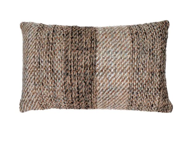 Kissen THERESA in der Größe 50x30 cm, perfektes Wohnaccessoire für jeden Raum, gemütlich und stilvoll.
