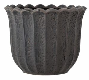 Übertopf Chaca aus hochwertigem Material, ideal für dekorative Pflanzenarrangements in jedem Raum.