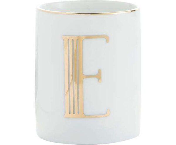Porzellan-Becher Yours mit dem Buchstaben E für individuelle Kaffeebecher und personalisierte Geschenke.