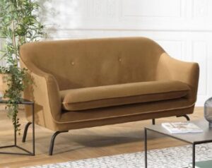 POMAX Sofa in Ockerfarbe mit den Maßen 149 x 84 x 76 cm, modernes und stilvolles Möbelstück für Ihr Wohnzimmer.