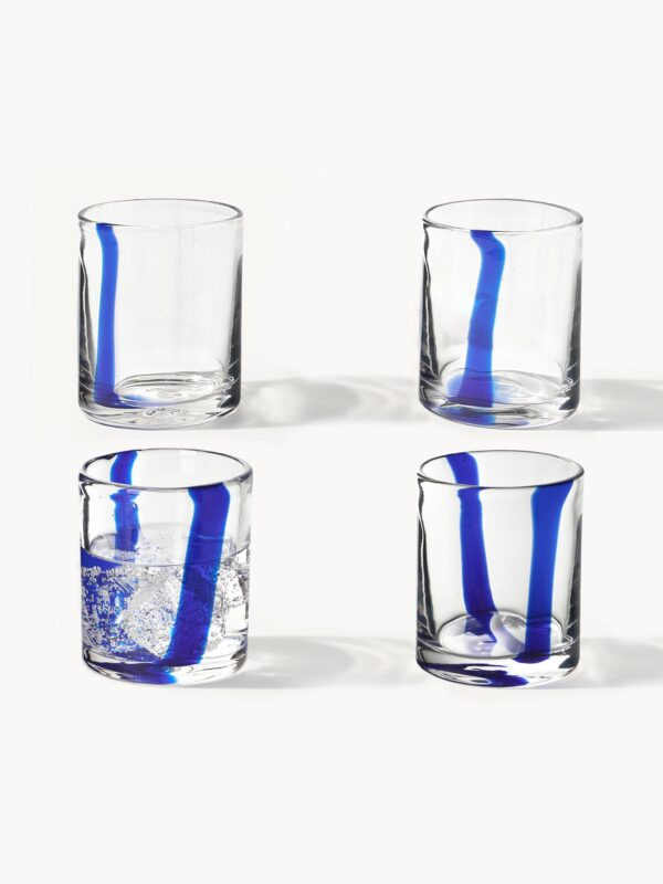Mundgeblasene Wassergläser BLUESKY im 4er-Set, ideal für stilvolles Trinken und dekorative Tischgestaltung.