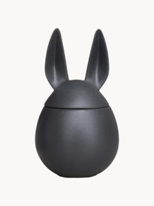 Oster-Bonbonniere mit essbarem Hasenmotiv für festliche Ostern feierliche Dekoration und süße Leckereien