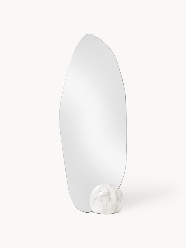 Standspiegel mit Sockel in eleganter Marmor-Optik für modernes Wohndesign