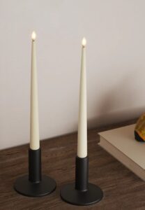 LED Stabkerzen Lack in Creme Farbe 2 Stück energieeffiziente dekorative Kerzen für stimmungsvolle Beleuchtung