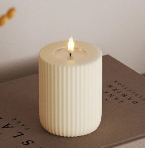 LED Blockkerze Creme 8 x 10 cm flammenlose Kerze batteriebetrieben dekorative stimmungsvolle Beleuchtung
