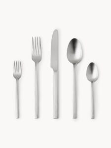 Matt gebürstetes Besteck-Set aus Edelstahl für modernes Tischgedeck