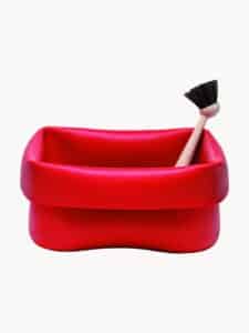 Abwaschüssel aus rotem Gummi mit integrierter Bürste für effektives Spülen und Reinigen