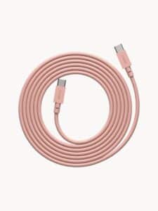 USB-C Kabel in Rosa zum schnellen Laden und Datentransfer zwischen kompatiblen Geräten