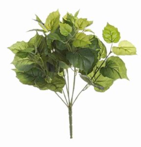 Grüner Laubstrauß mit frischen grünen Blättern und natürlichem Charme für dekorative Raumgestaltung