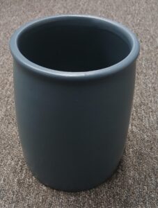 Vase Stuny aus hochwertiger Keramik in modernem Design