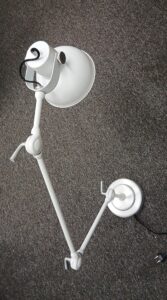 Tischleuchte Metty mit modernem Design und warmem Licht für Wohnzimmer und Büro