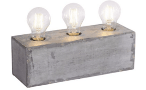Tischlampe im Vintage-Stil mit robuster Eisenoptik und warmem Licht für Wohnraum und Büro