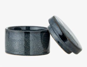 Schmuckbehälter Khai aus edlem Material zur übersichtlichen Aufbewahrung von Ringen, Halsketten und Armbändern